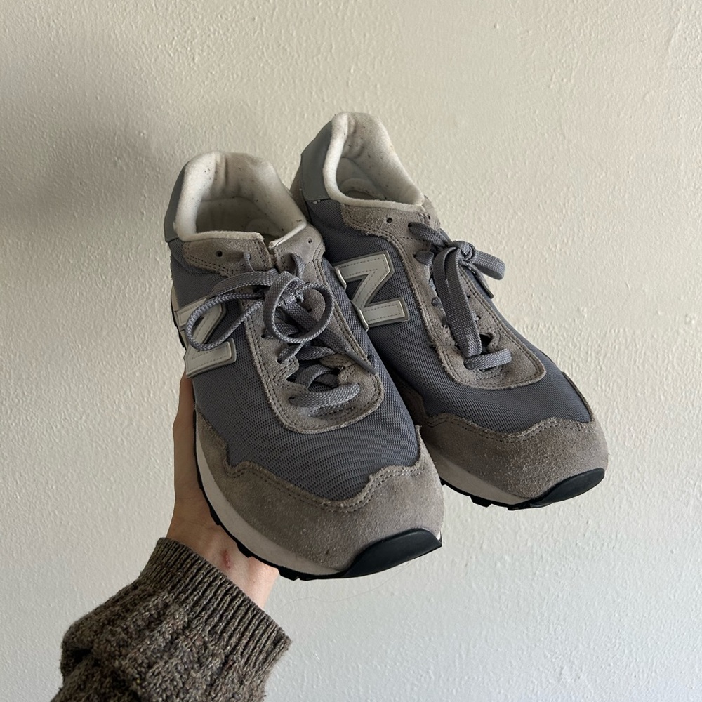 New Balance 515 Classic Shoes in Grey